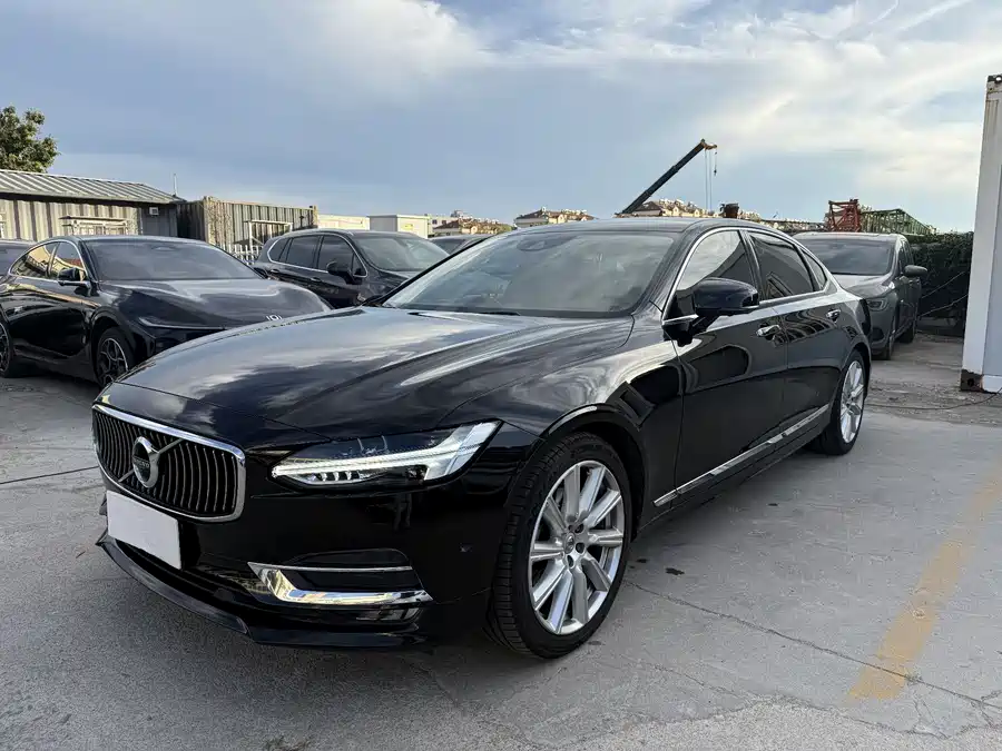 Volvo S90