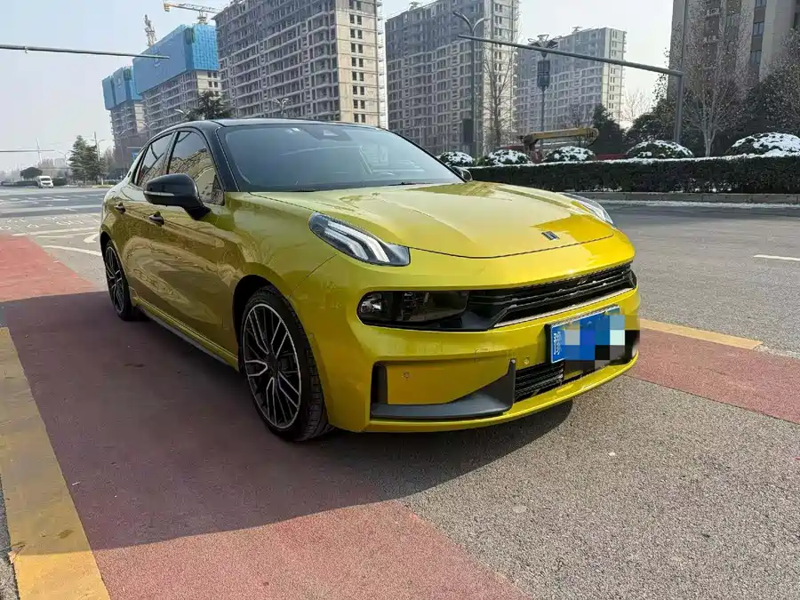Lynk & Co 03