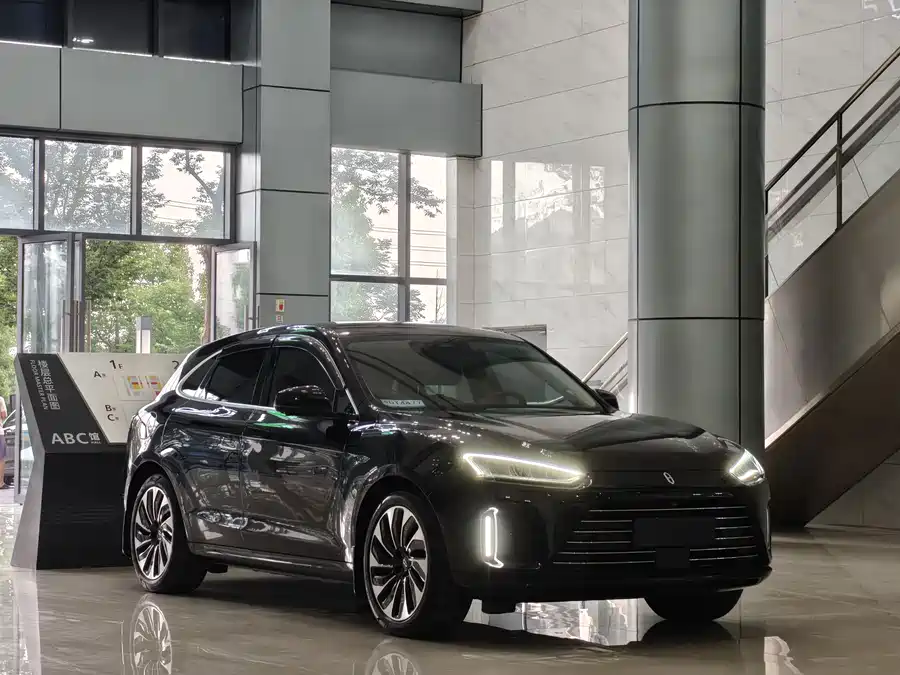 AITO Wenjie M5