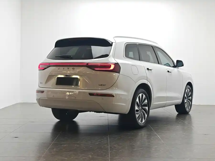AITO Wenjie M7