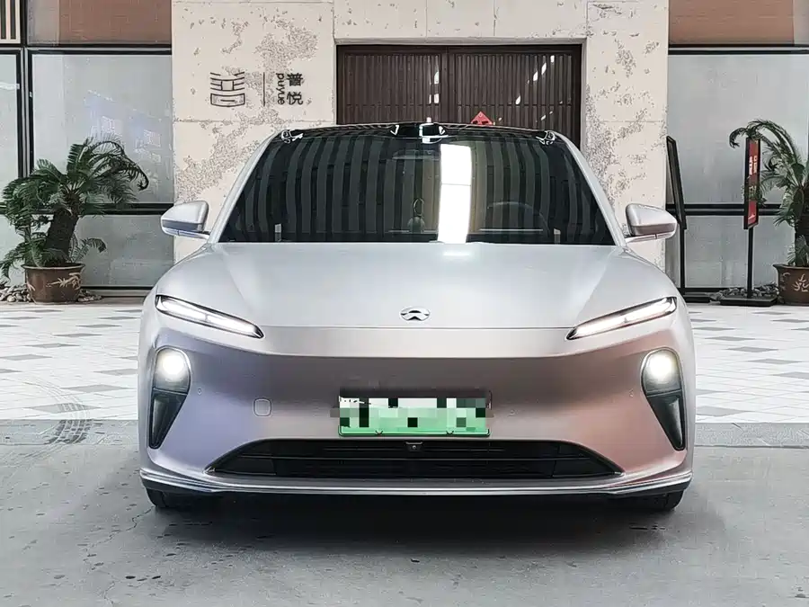 NIO ET5