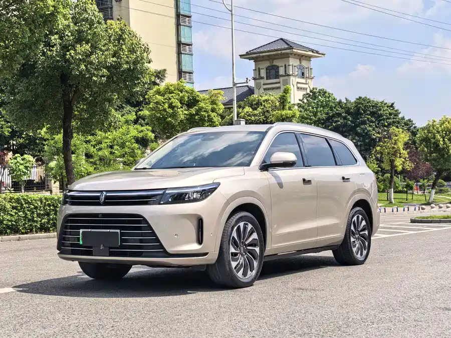 AITO Wenjie M7