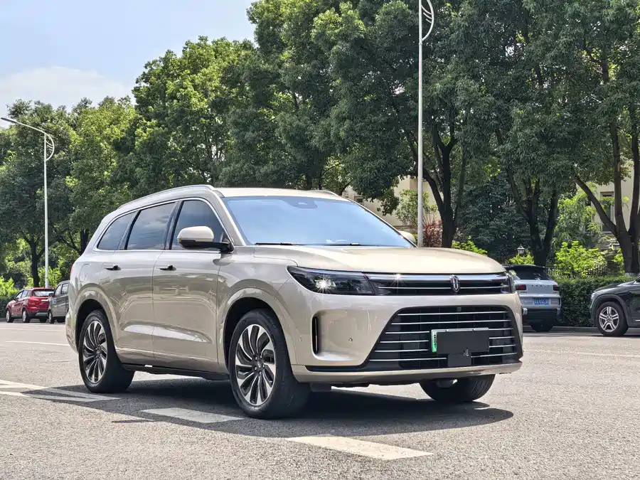 AITO Wenjie M7
