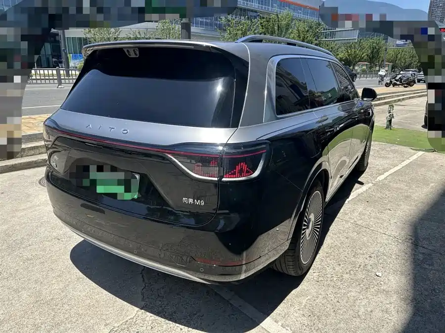 AITO Wenjie M9