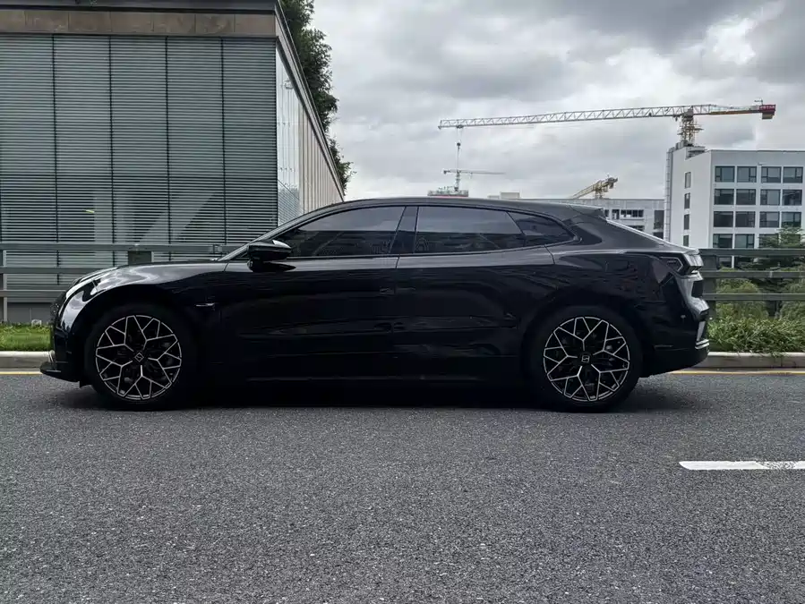 Zeekr 001