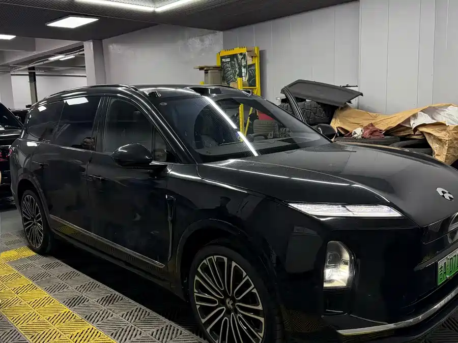 NIO ES8
