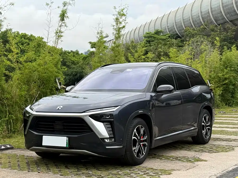 NIO ES8