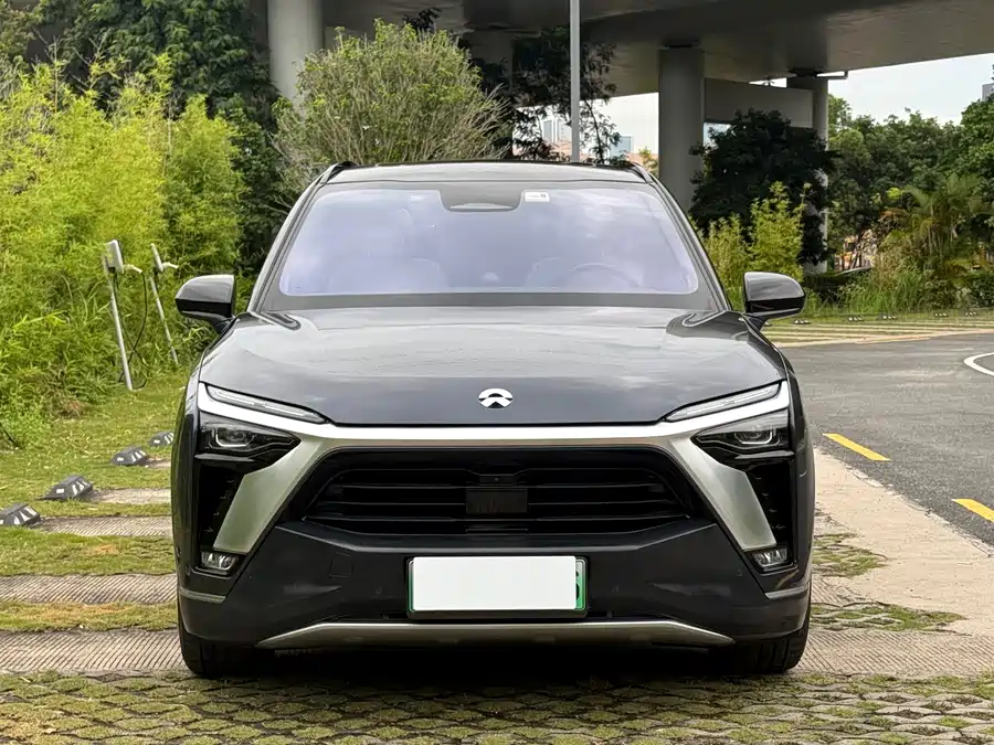 NIO ES8