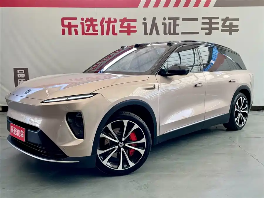 NIO ES8