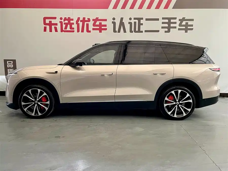NIO ES8