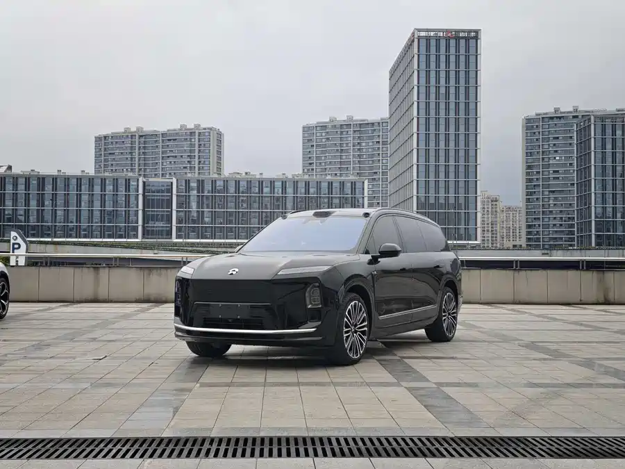 NIO ES8