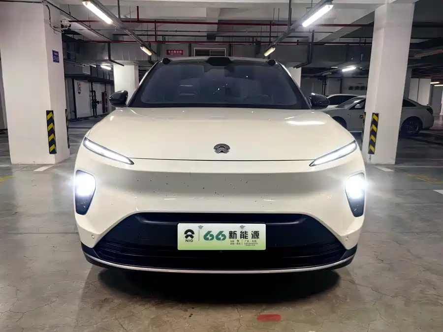 NIO ES8
