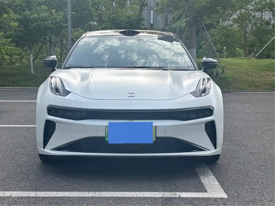 Zeekr 001