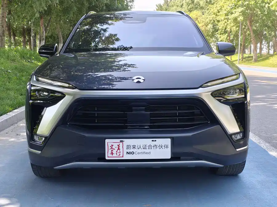 NIO ES8