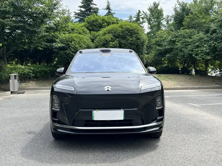 NIO ES8