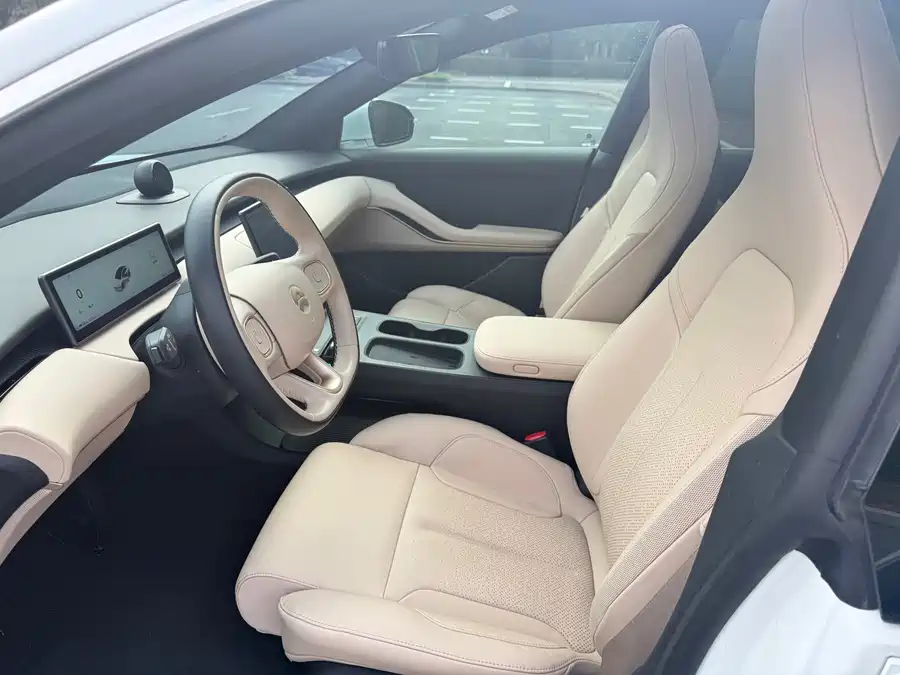 NIO ET5