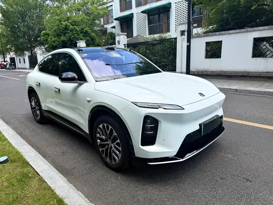 NIO EC6