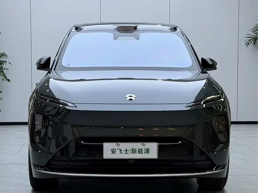 NIO ES8