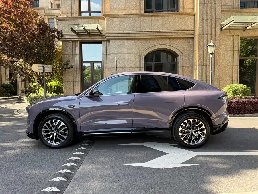 NIO EC6