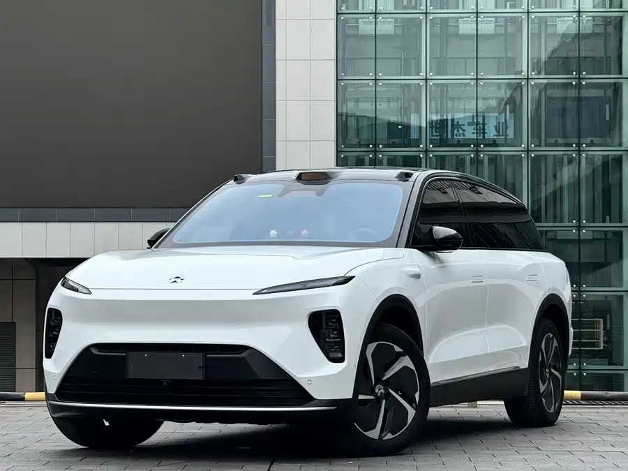 NIO ES8