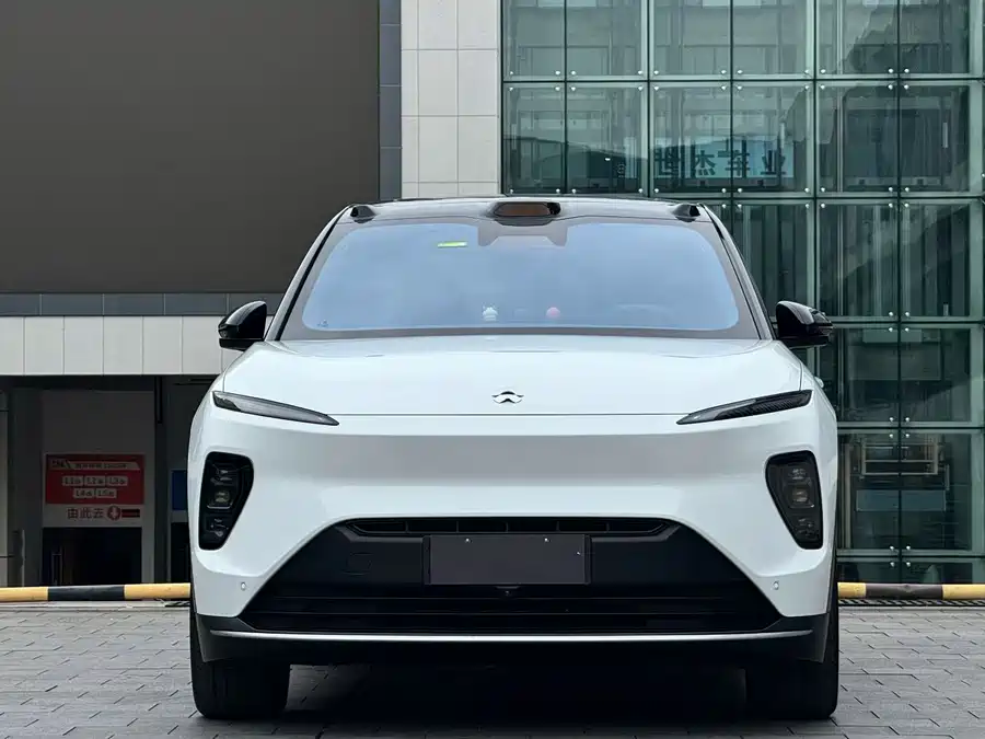 NIO ES8