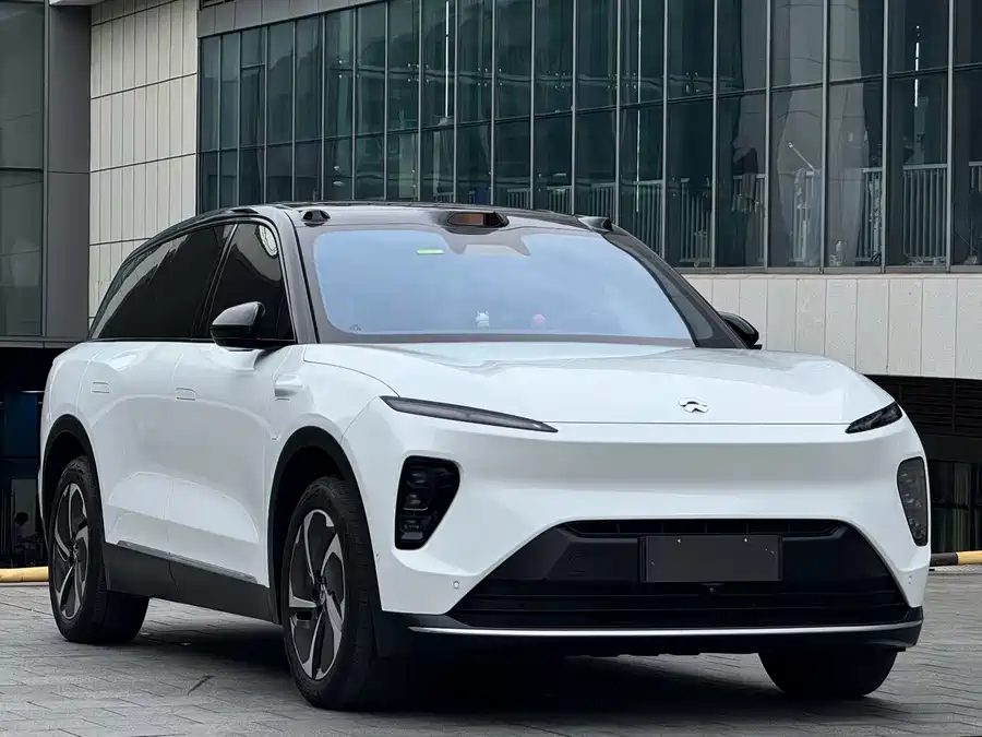 NIO ES8