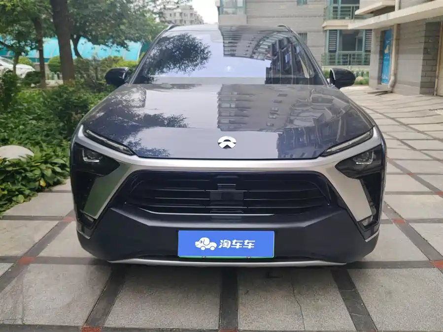 NIO ES8