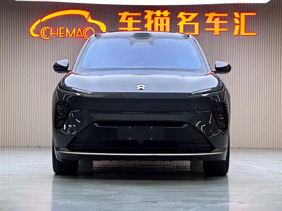 NIO ES8