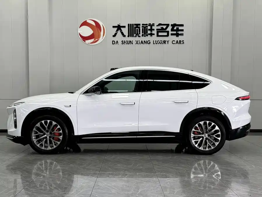 NIO EC6