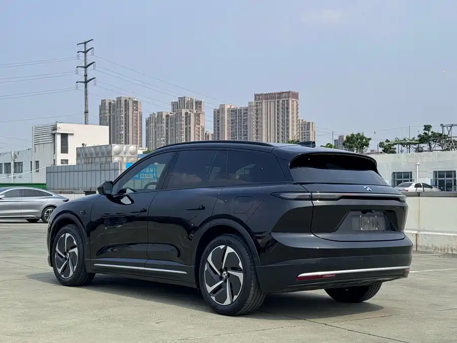 NIO ES6
