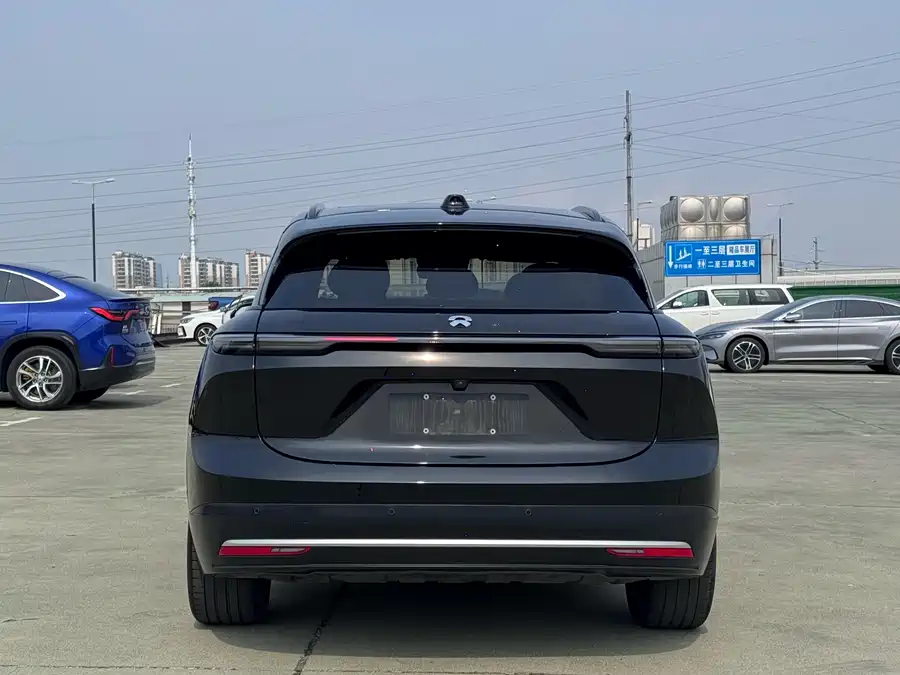 NIO ES6