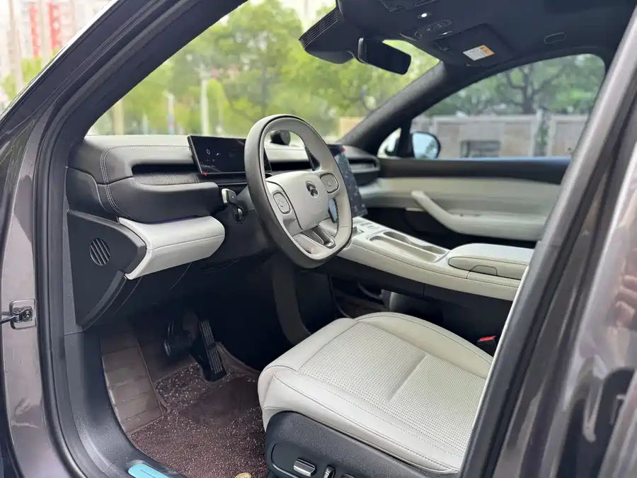 NIO ES6