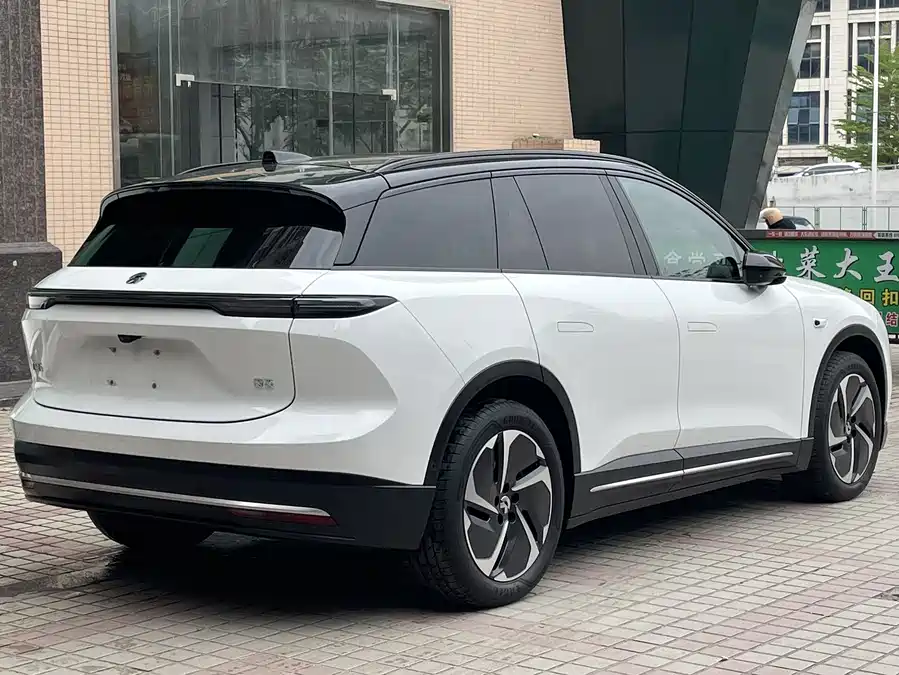 NIO ES6