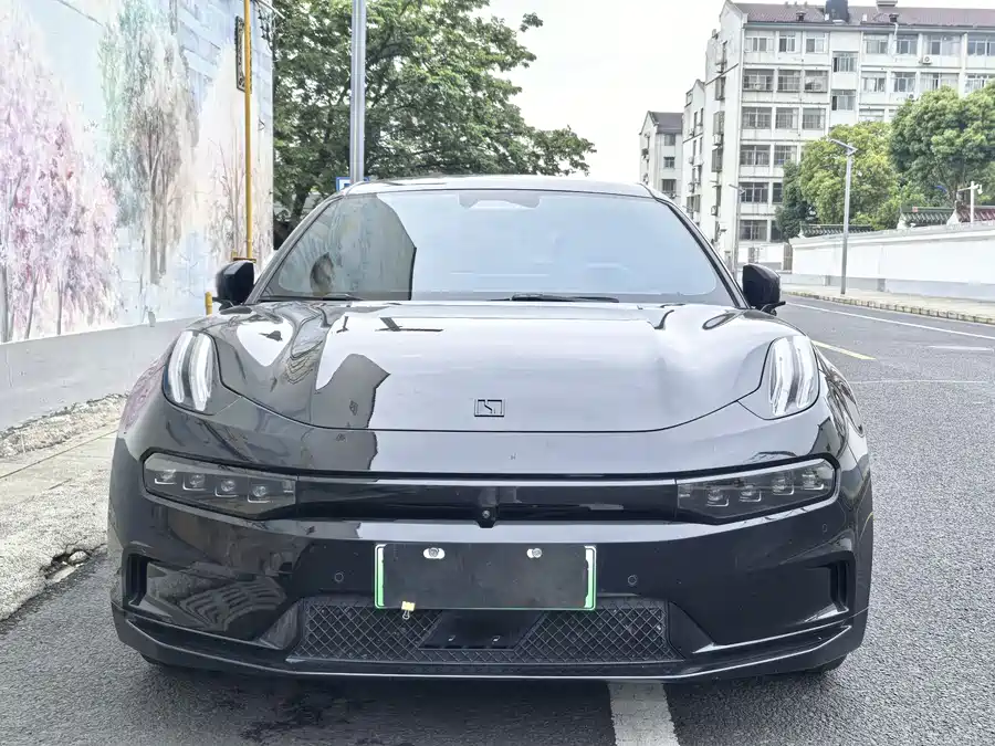 Zeekr 001