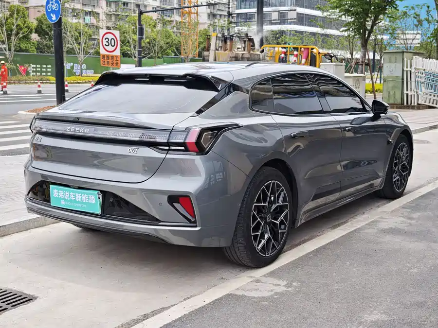 Zeekr 001