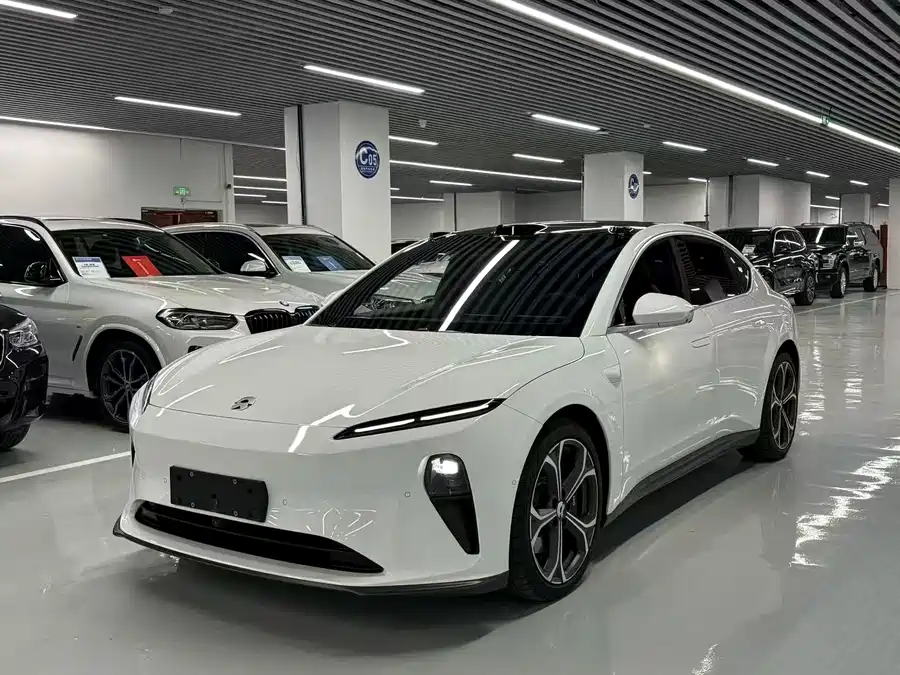 NIO ET5
