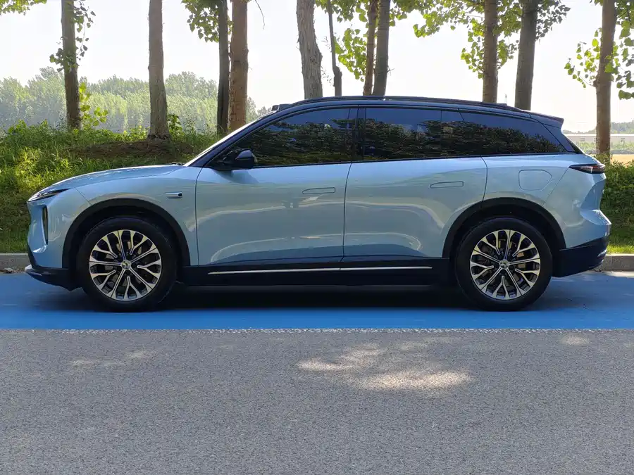 NIO ES6
