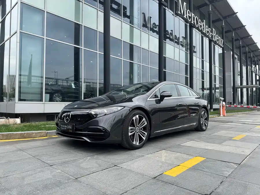Mercedes Benz EQS