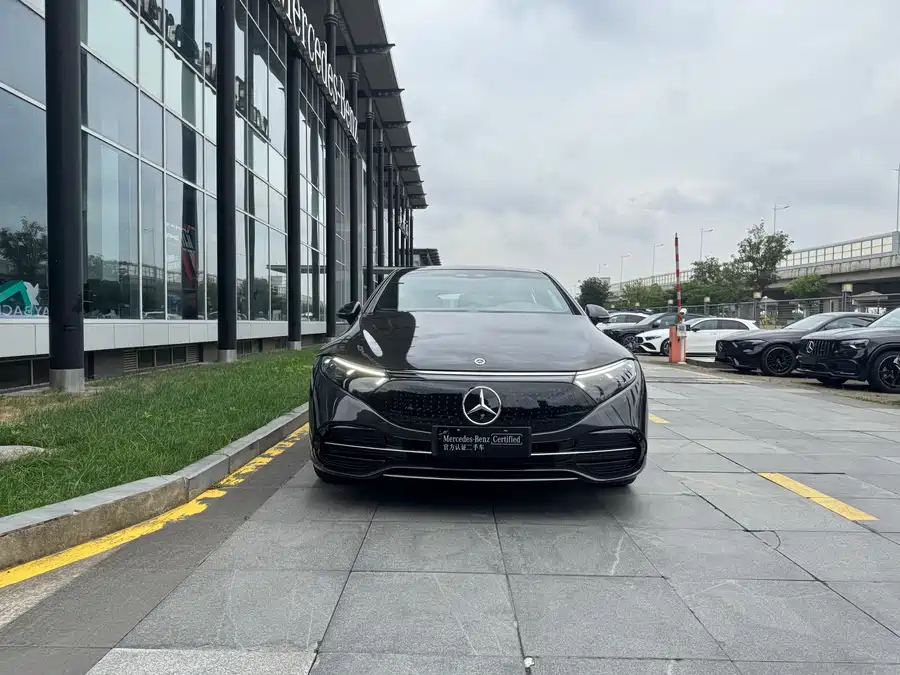 Mercedes Benz EQS