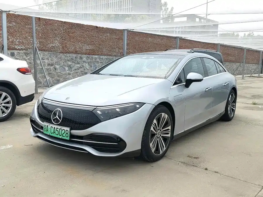 Mercedes Benz EQS