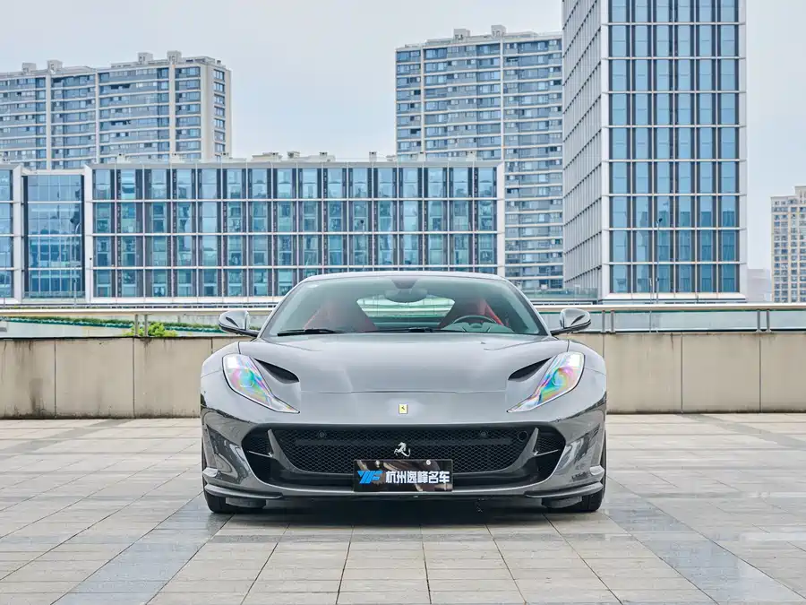 Ferrari 812