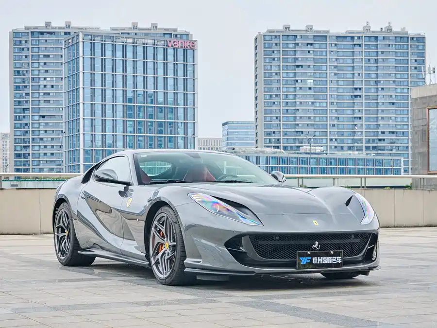 Ferrari 812