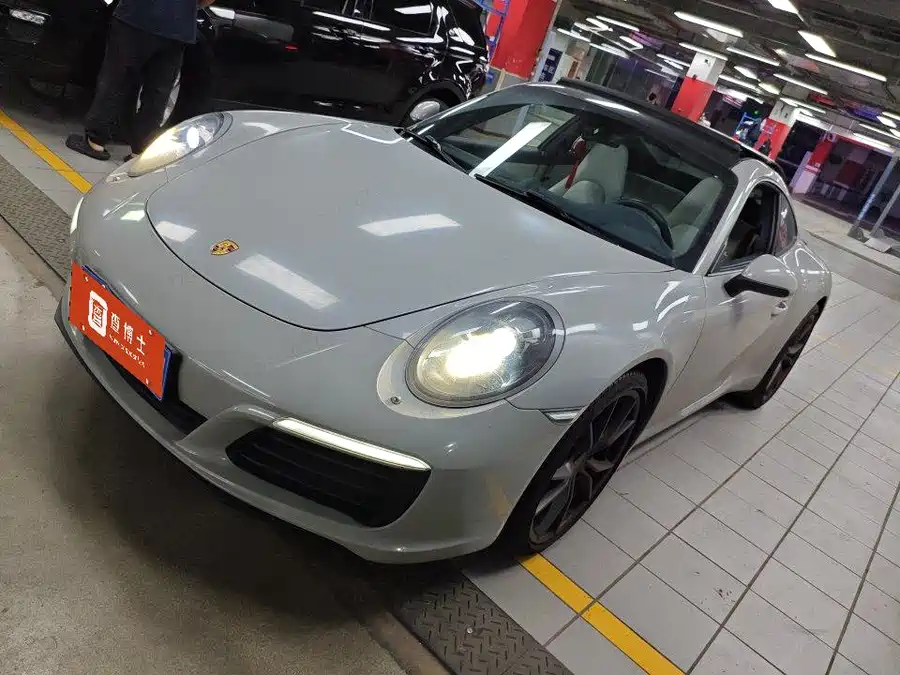 Porsche 911
