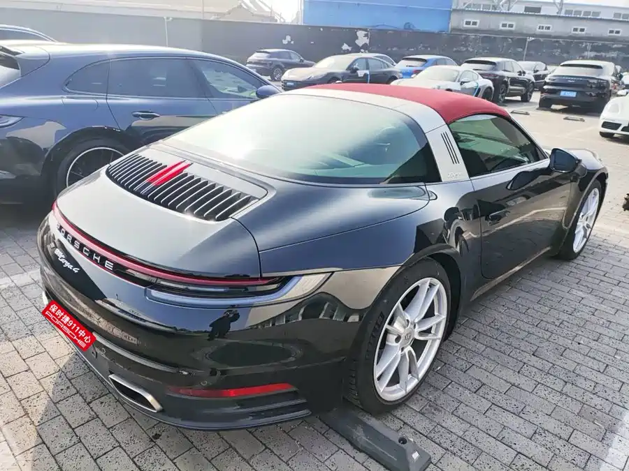 Porsche 911