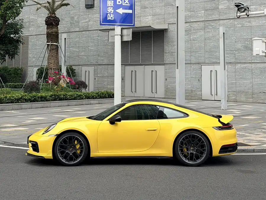 Porsche 911