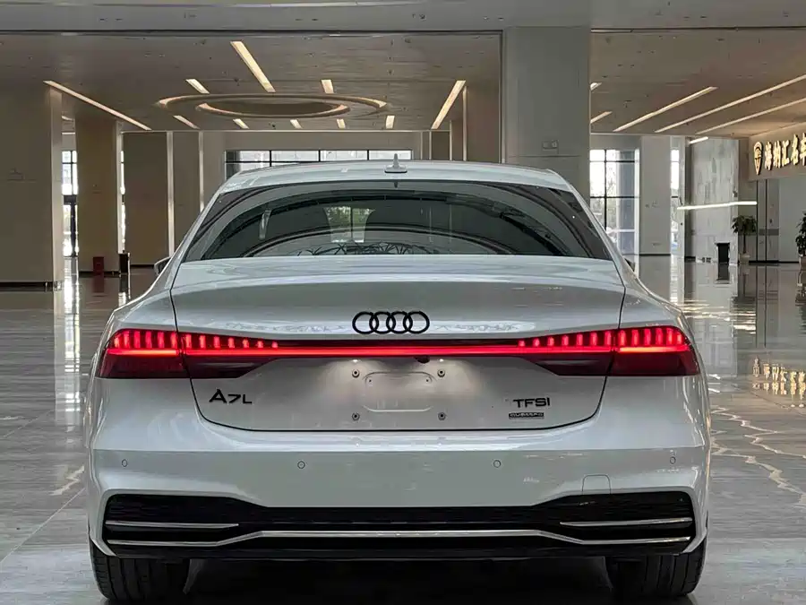 Audi A7L