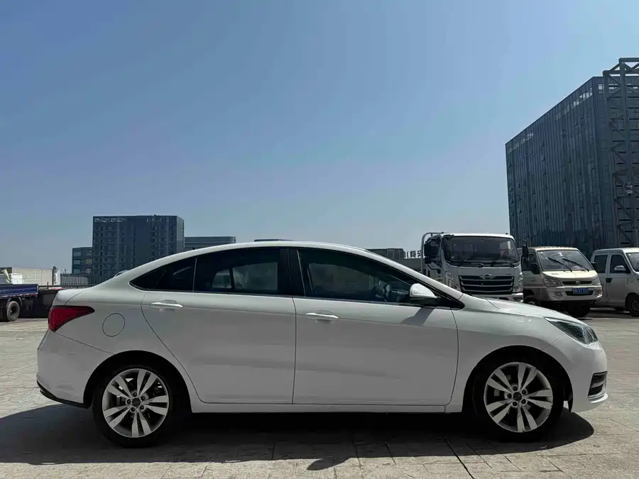Chery Arrizo 5