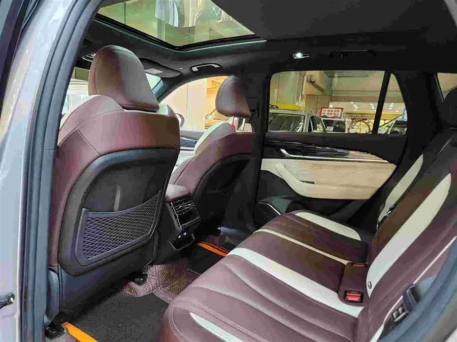 Geely Xingyue L