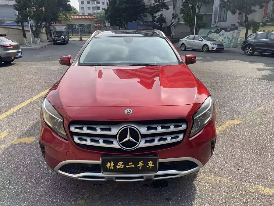 Mercedes Benz GLA