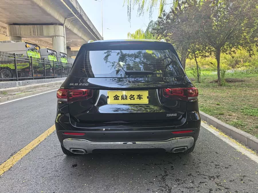 Mercedes Benz GLB